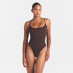 FITS EVERYBODY LACE CAMI BODYSUIT | ESPRESSO