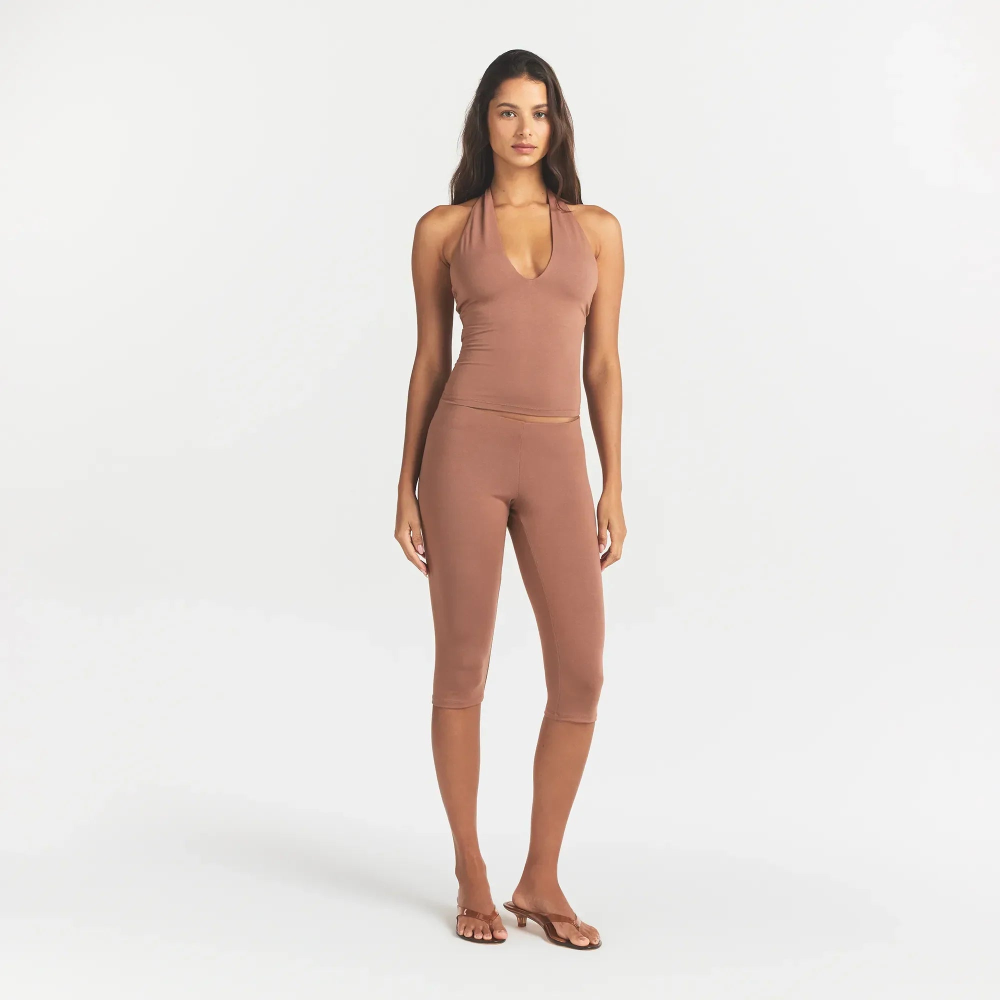 SMOOTH LAYERS HIGH-WAISTED CAPRI | NUTMEG