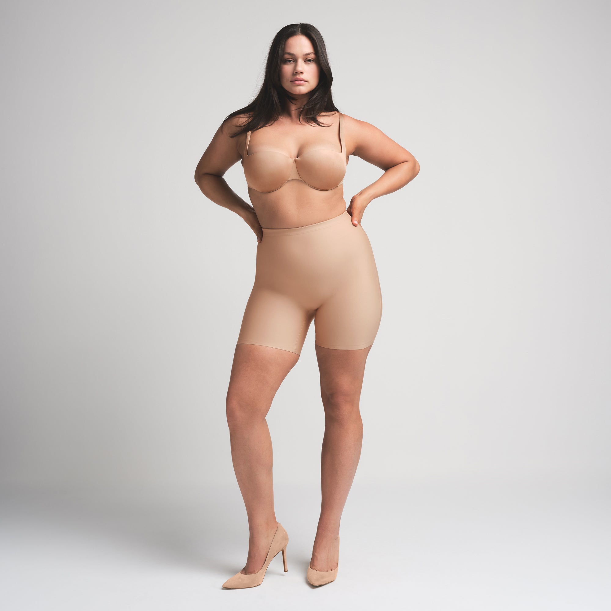 SKIMS BODY BUTT ENHANCING PADDED SHORT | CLAY