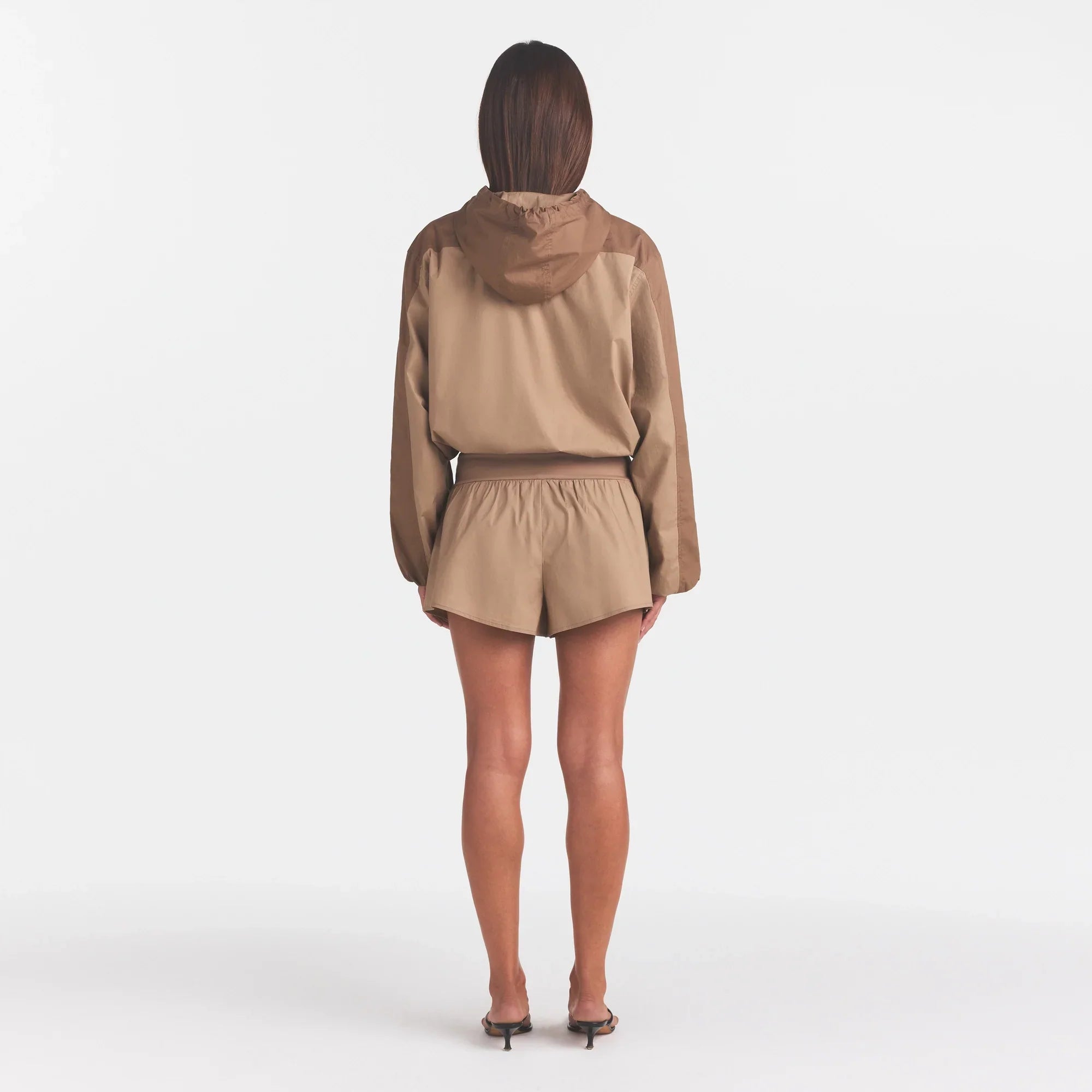 WOVEN COTTON FLUTTER SHORT | DESERT