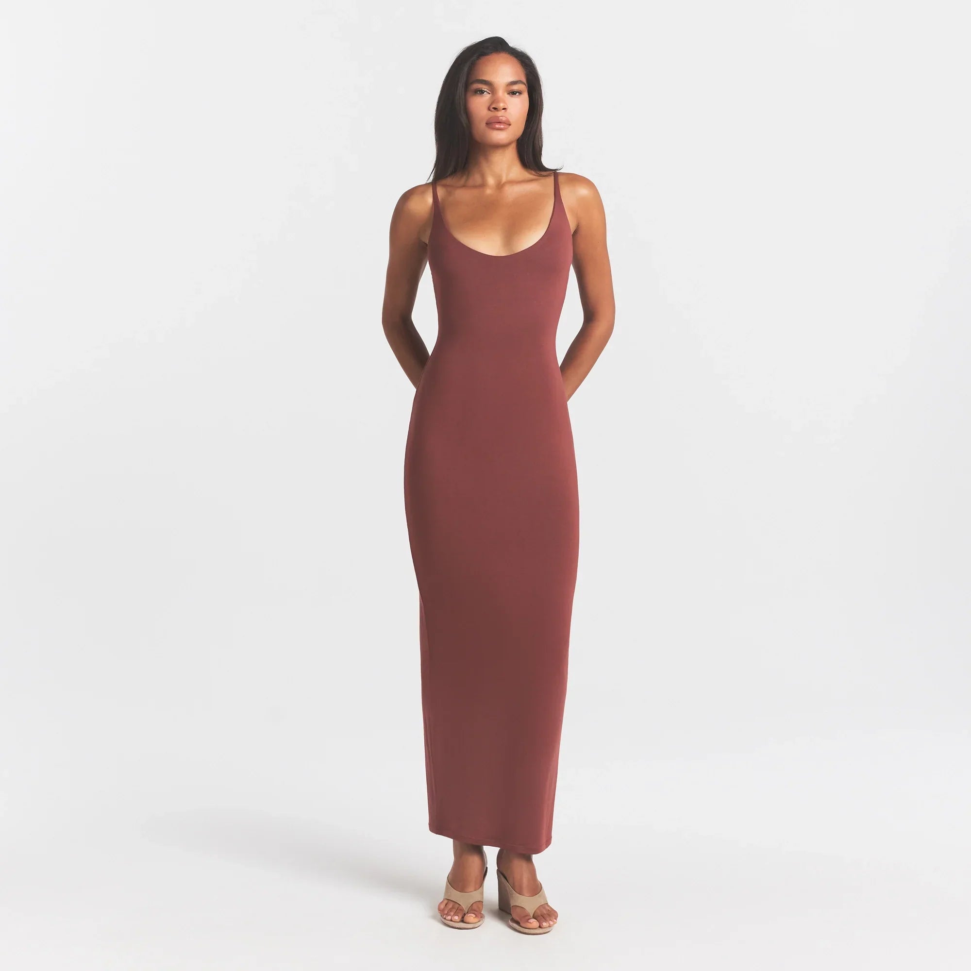 SMOOTH LAYERS SCOOP NECK LONG DRESS | HENNA
