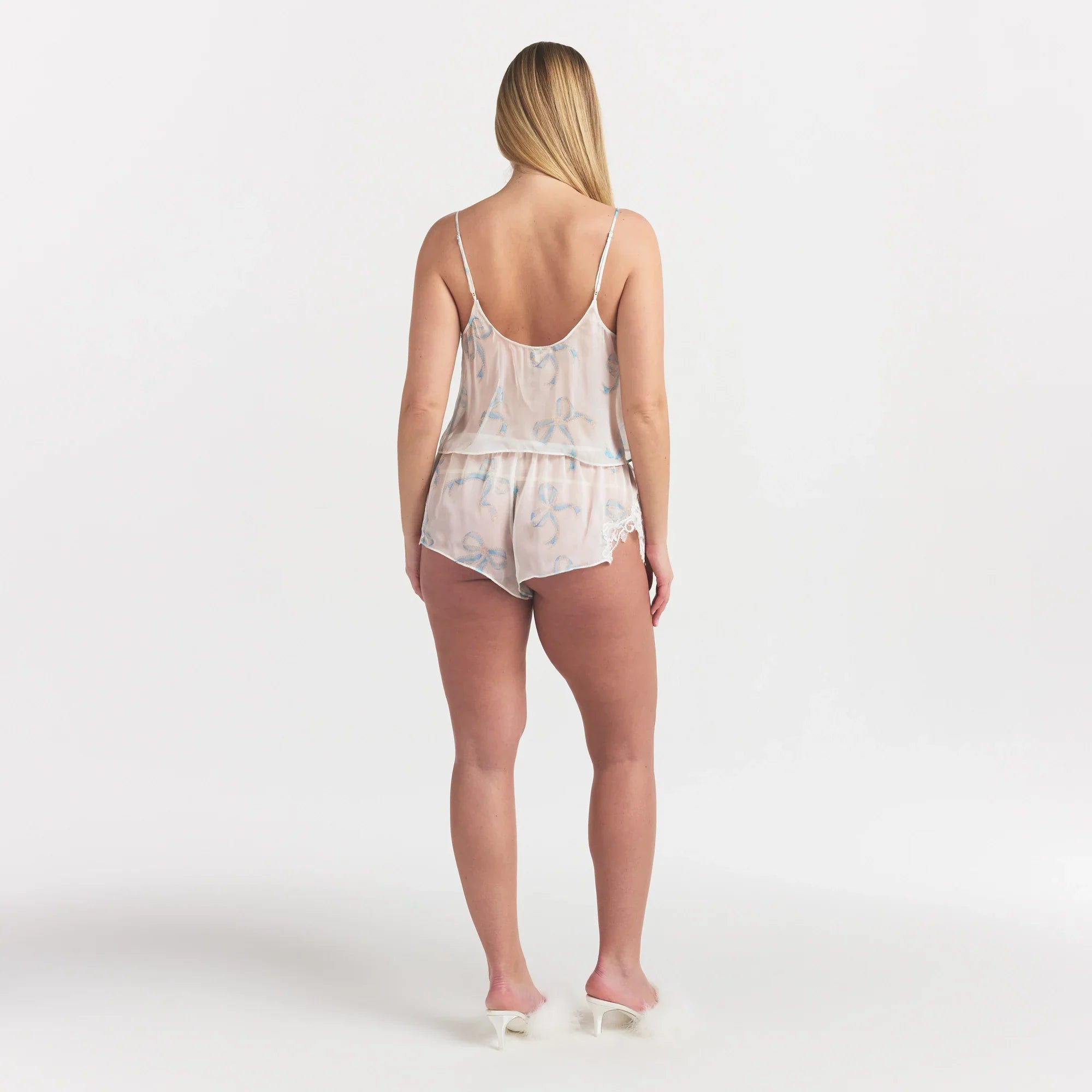 SKIMS ROMANCE CAMI AND SHORT SET | IVORY PEARL BOWS PRINT
