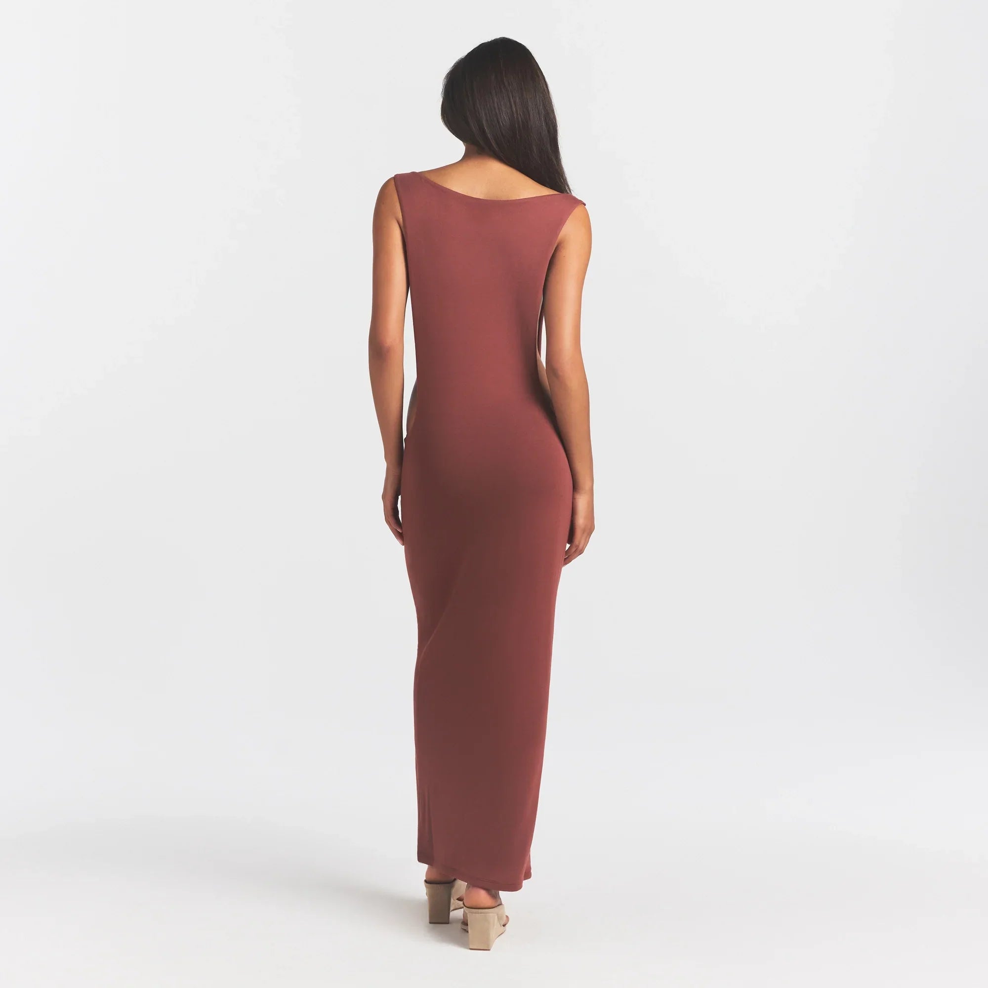 SMOOTH LAYERS CUT OUT LONG DRESS | HENNA