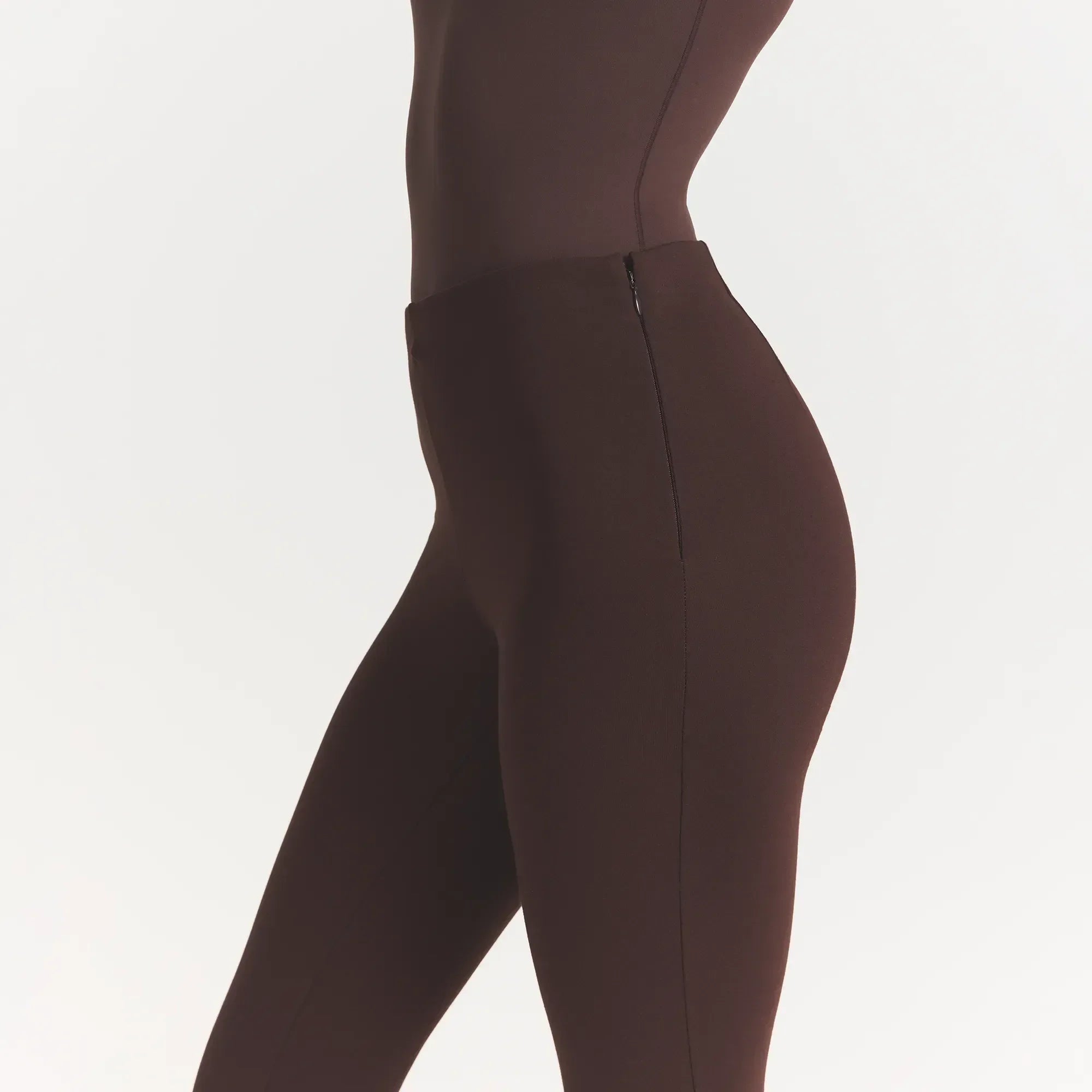 THE ESSENTIAL COLLECTION HIGH-WAISTED LEGGING | ESPRESSO