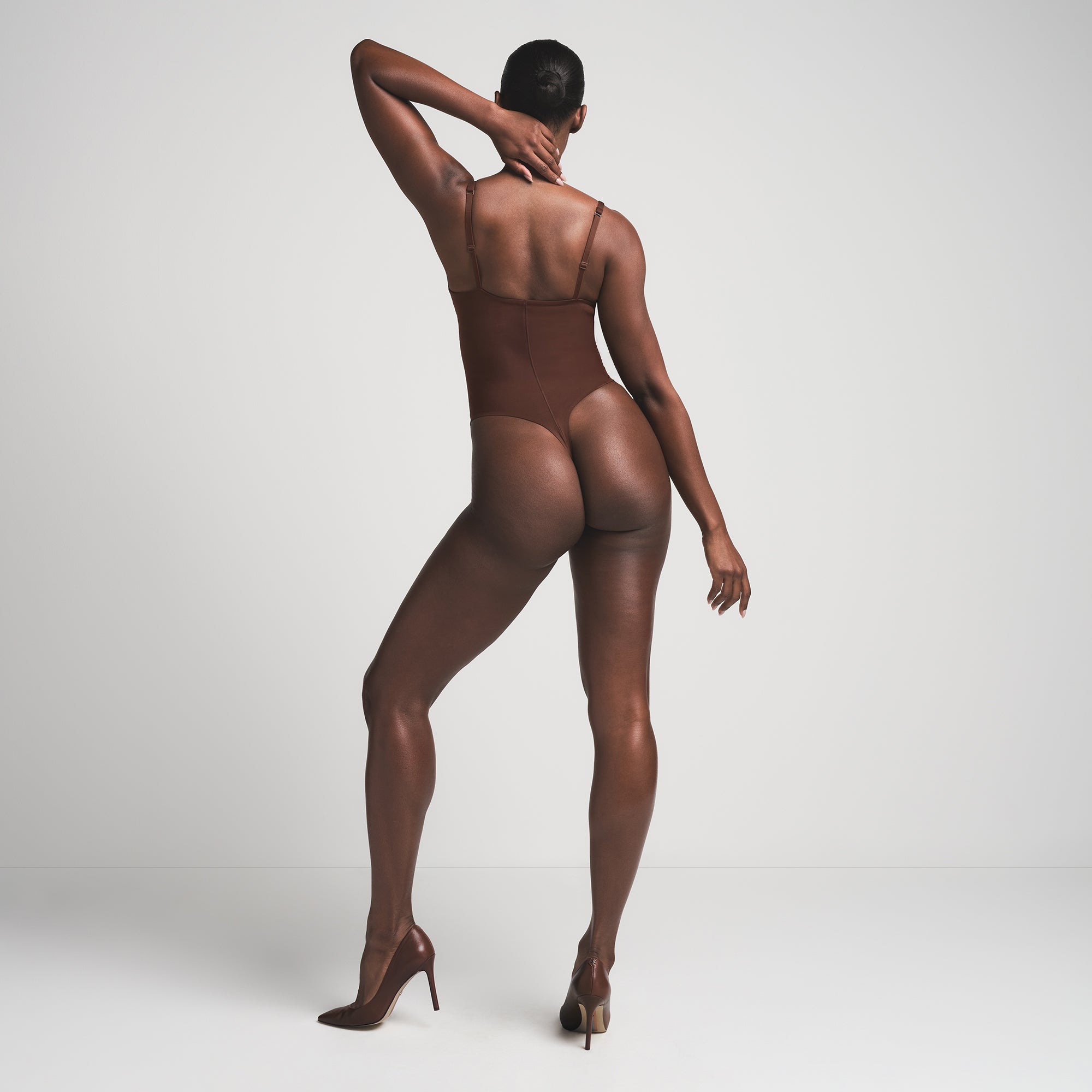 SKIMS ULTIMATE BODY PUSH-UP THONG BODYSUIT | COCOA